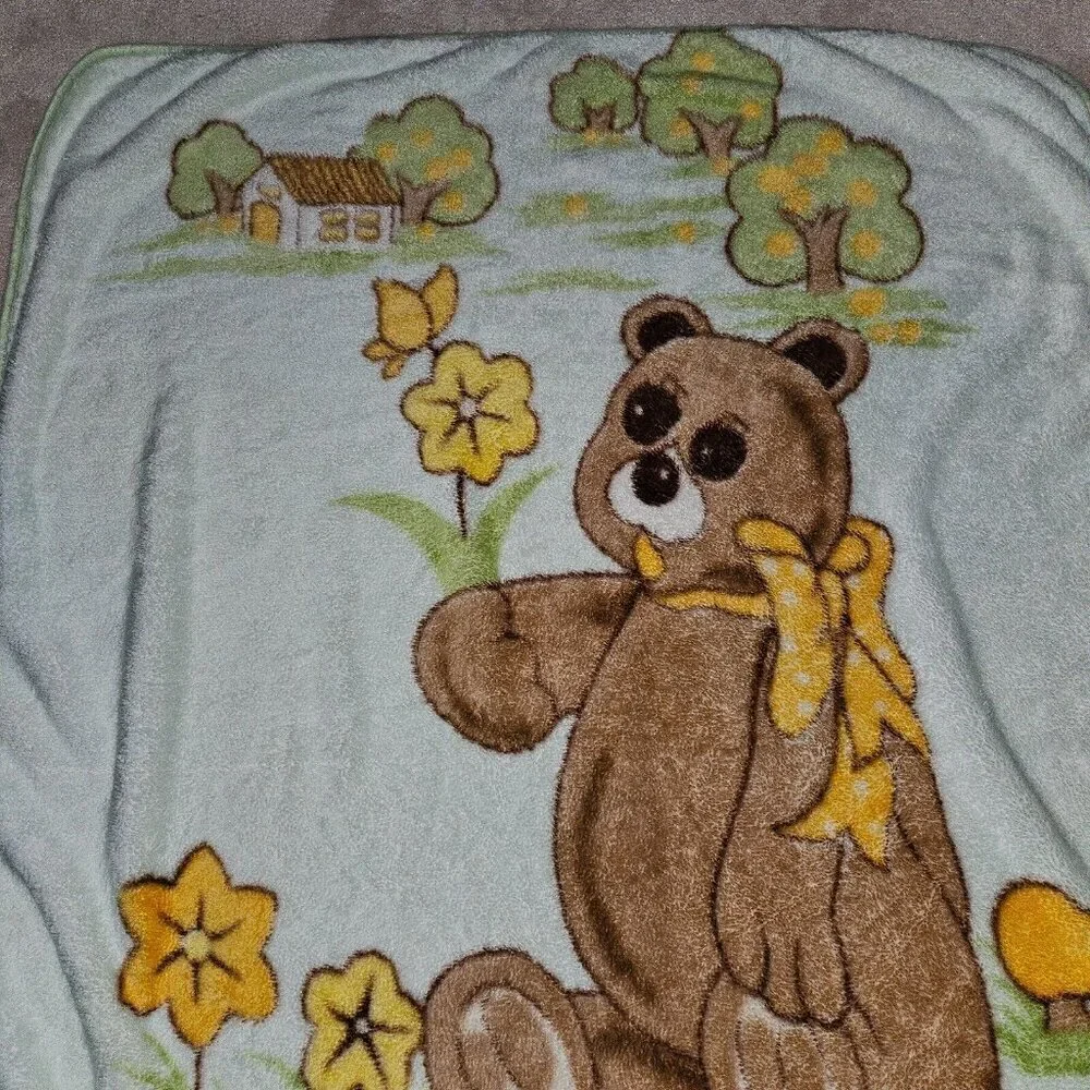 VTG Green Mink Blanket Throw Brown Bear Yellow Flowers Trees Cuamatzi 42x54